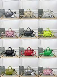 Picture of Balenciaga Handbags _SKUfw179924039fw